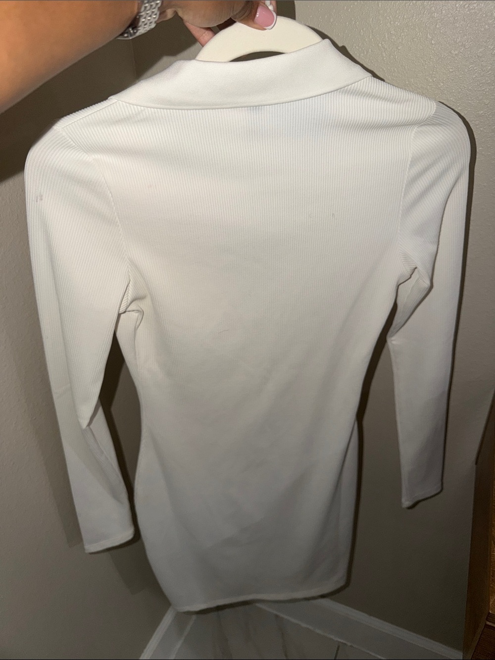 Divided White Zip-Up Ribbed Collared Top - Picture 2 of 3